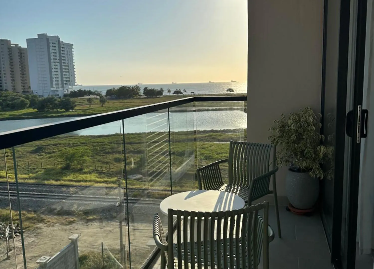 Apartasuite Salinas Del Mar, Con Vistas Al Mar Y La Reserva Natural Santa Marta  0*, Santa Marta (Magdalena) Colombia