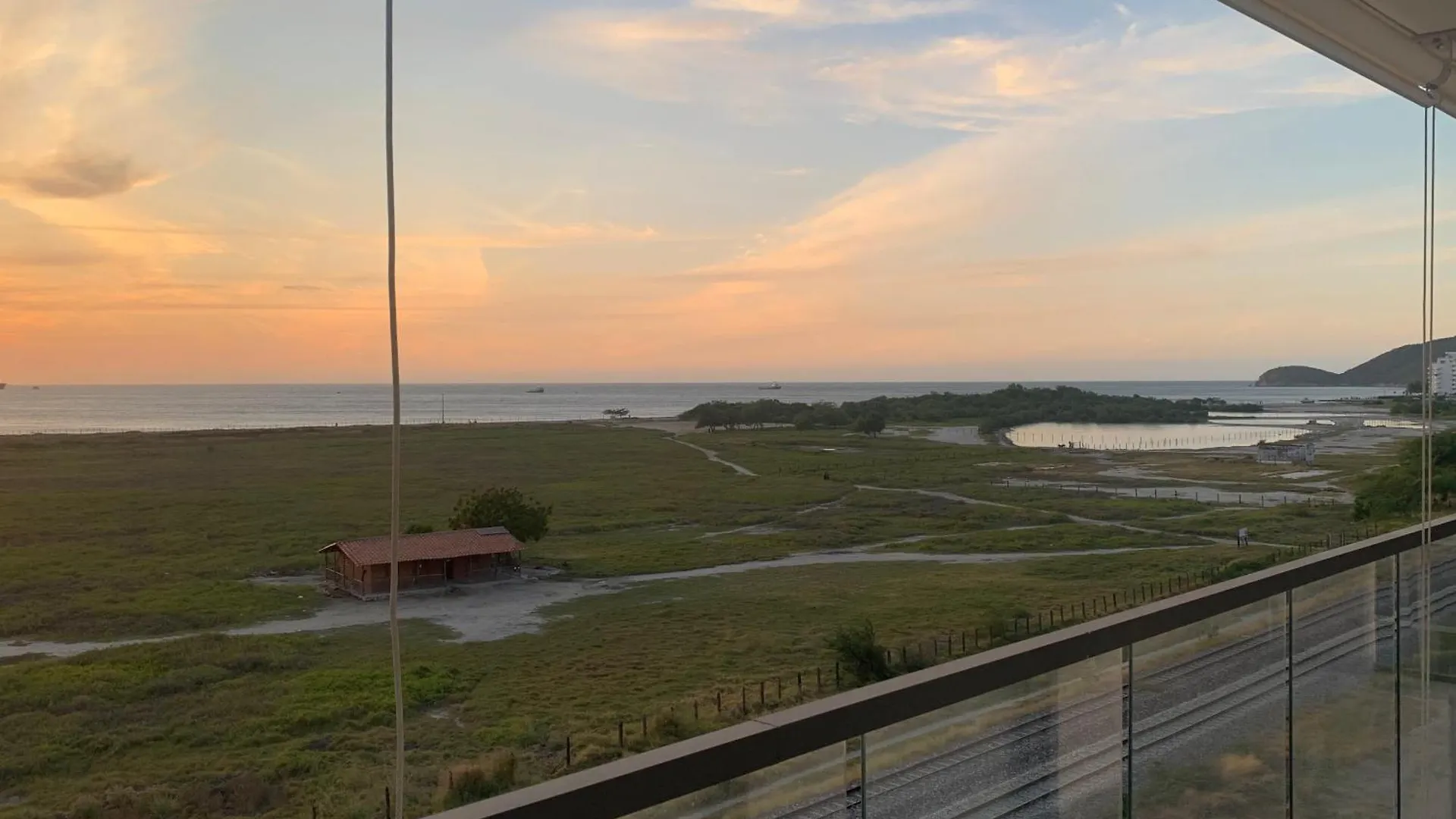 Apartasuite Salinas Del Mar, Con Vistas Al Mar Y La Reserva Natural Santa Marta  Colombia